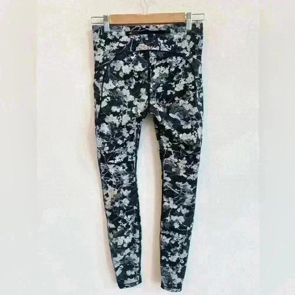 Lululemon Spring Bloom Multi Speed Up Tights Size 6 - Picture 4 of 11